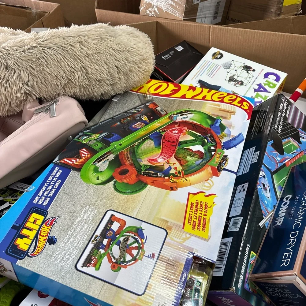 Warehouse Inventory Clearance - Picture 3 of 4